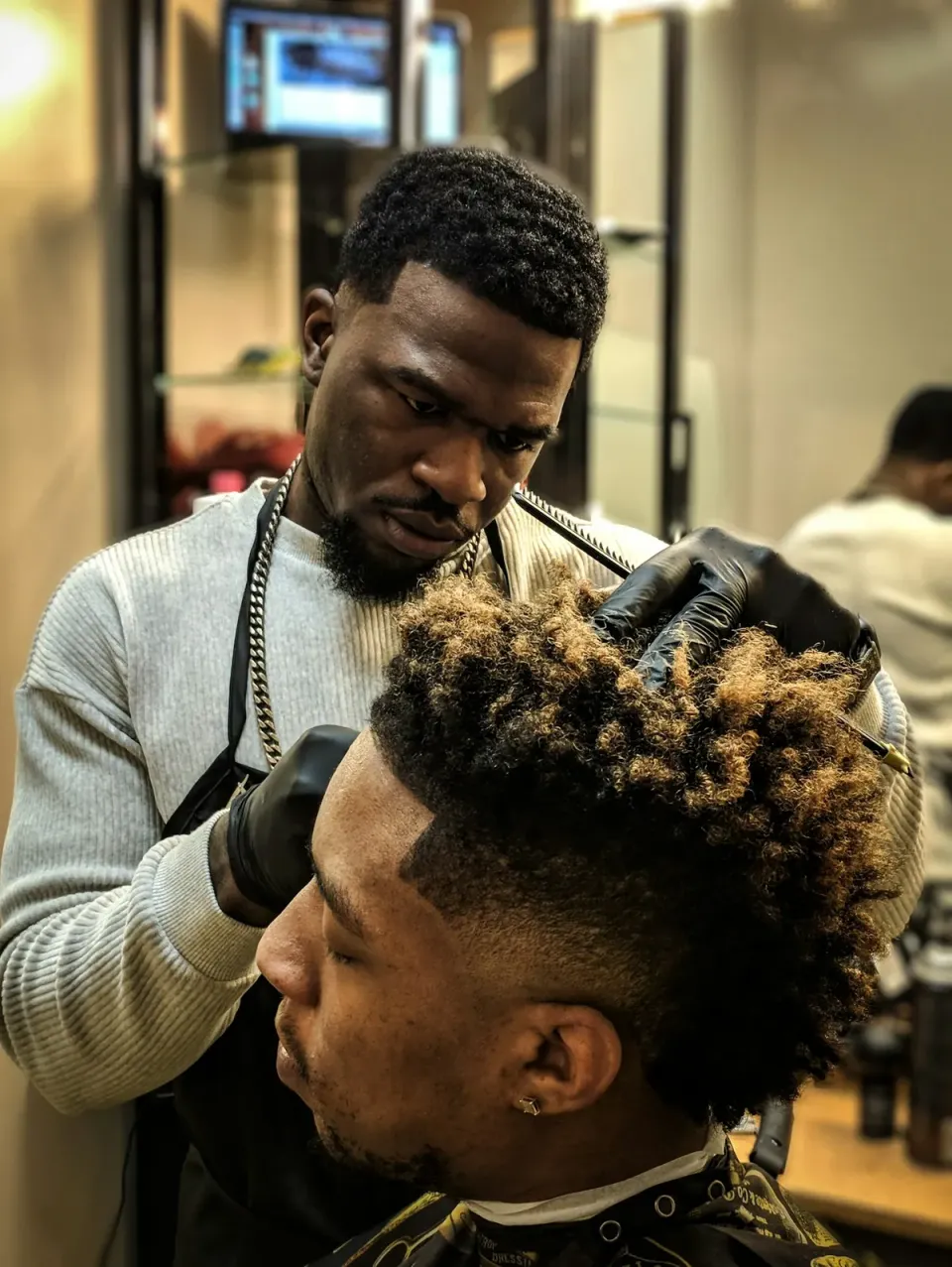 Corte afro com degradê