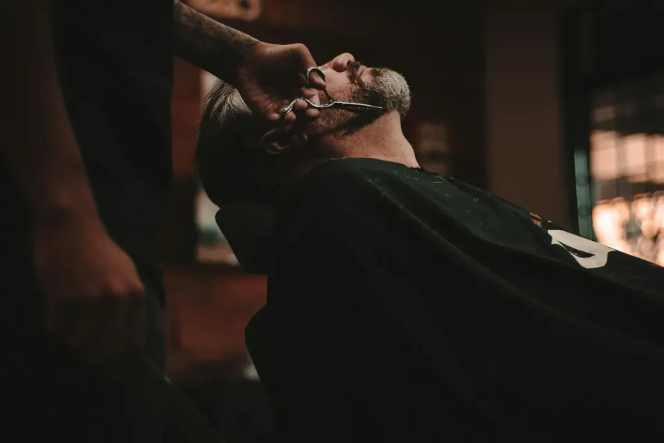 Barba na toalha quente