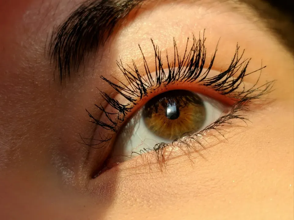 Lash lifting